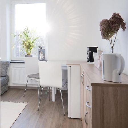 Preiswertes Modernes Gaestezimmer In Aue Bad-Schlema Exterior foto